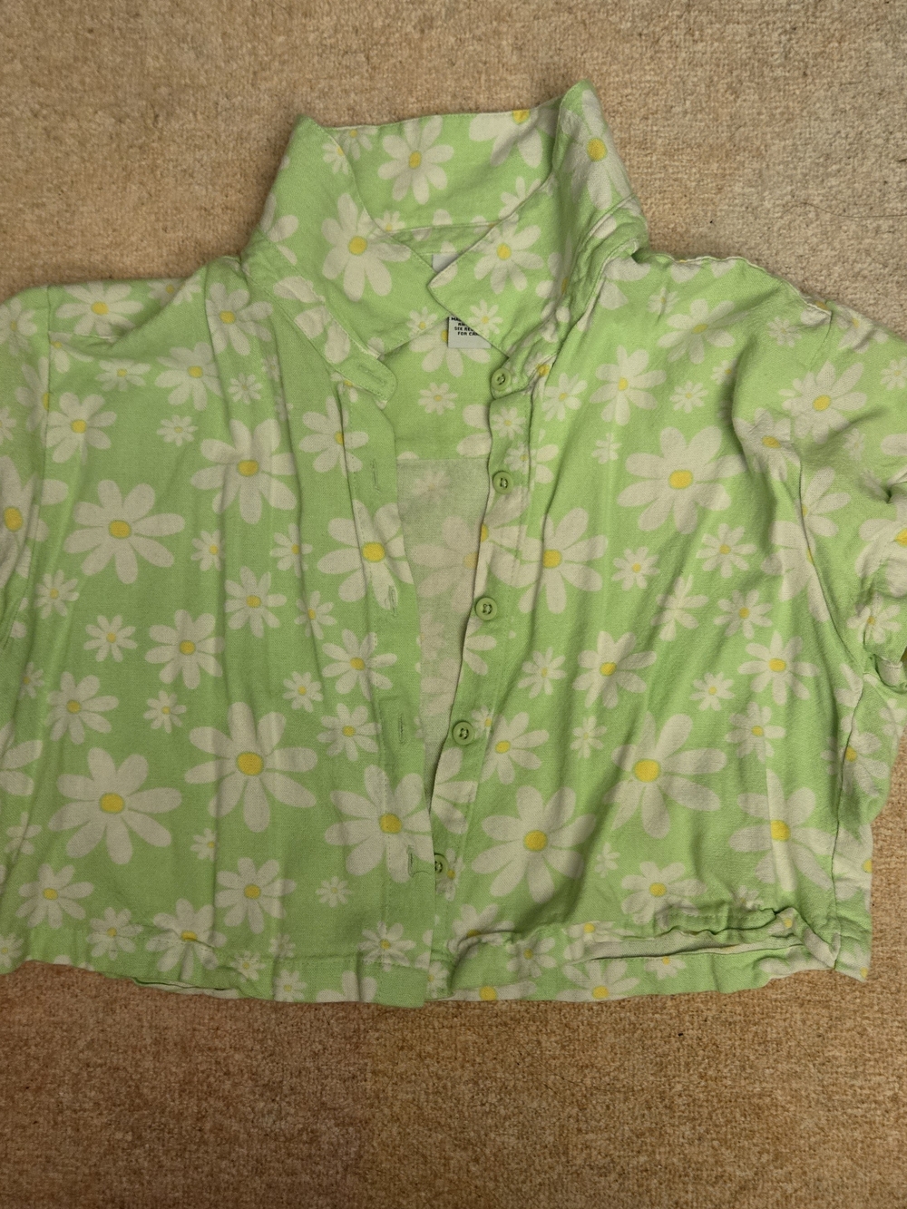 Rue21 Cropped Green Floral Daisy Button-Down Shirt